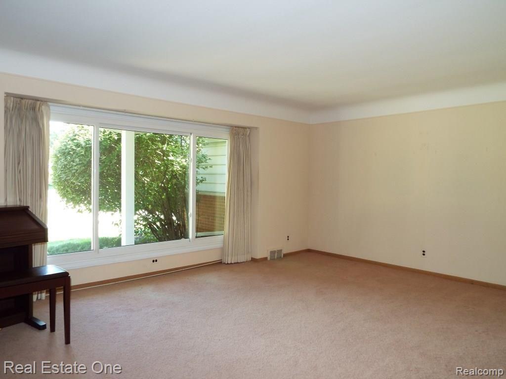 28211 Westerleigh Road Farmington Hills, MI 48334 - Photo 8 of 48