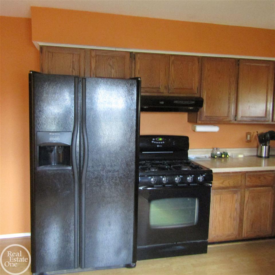47446 Card Macomb, MI 48044 - Photo 21 of 25 appliances