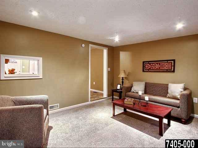 110 Dill Road York, PA 17404 - Photo 3 of 25 Gallery Image 3