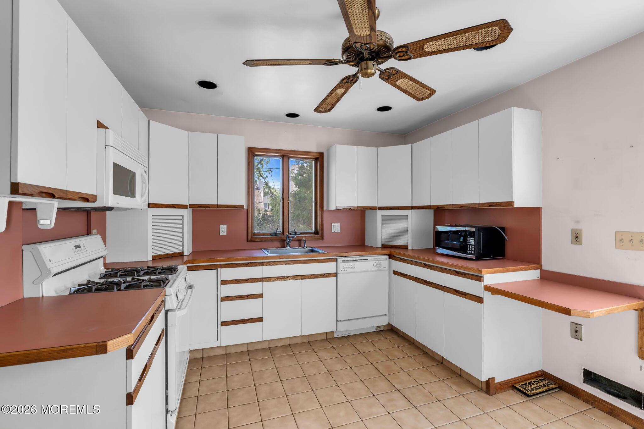 2415 Beech Street Point Pleasant, NJ 08742 - Photo 26 of 37 16-web-or-mls-DSC04868