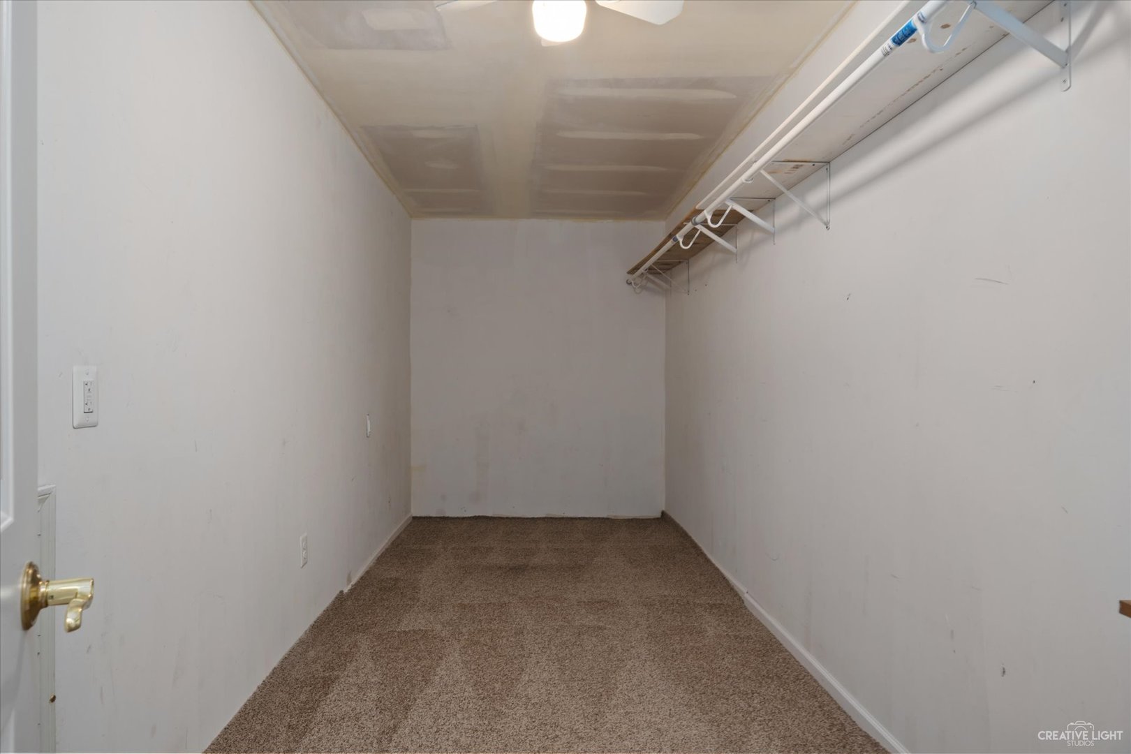 47 Rolling Oaks Road, Unit F Sugar Grove, IL 60554 - Photo 18 of 21 a view of a small space
