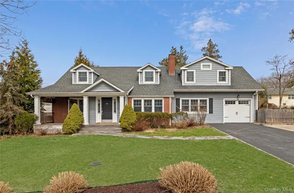 $1,550,000 | 58 Roosevelt Avenue, Glen Head, NY 11545