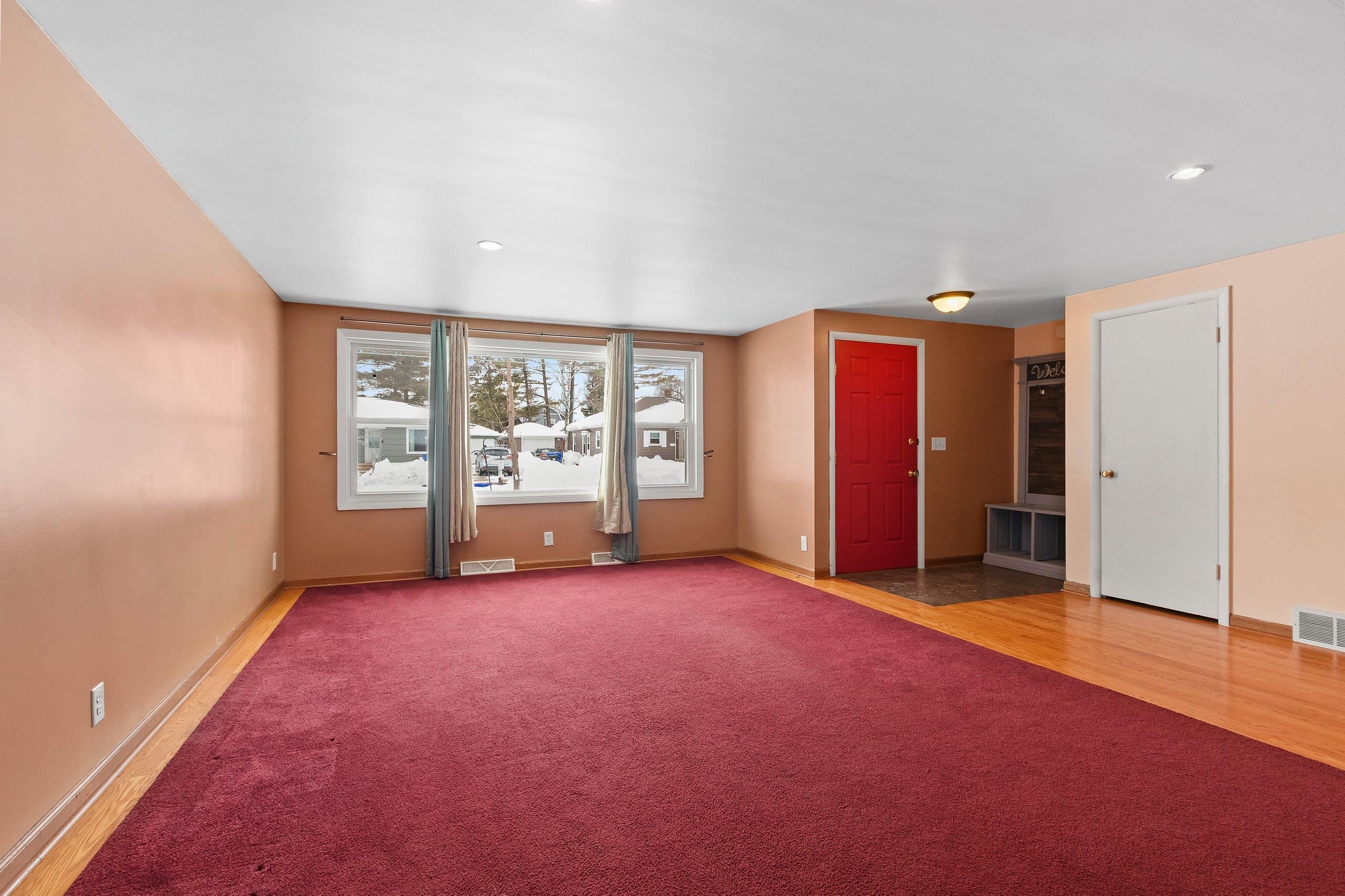 2412 North Morrison Street Appleton, WI 54911 - Photo 3 of 39