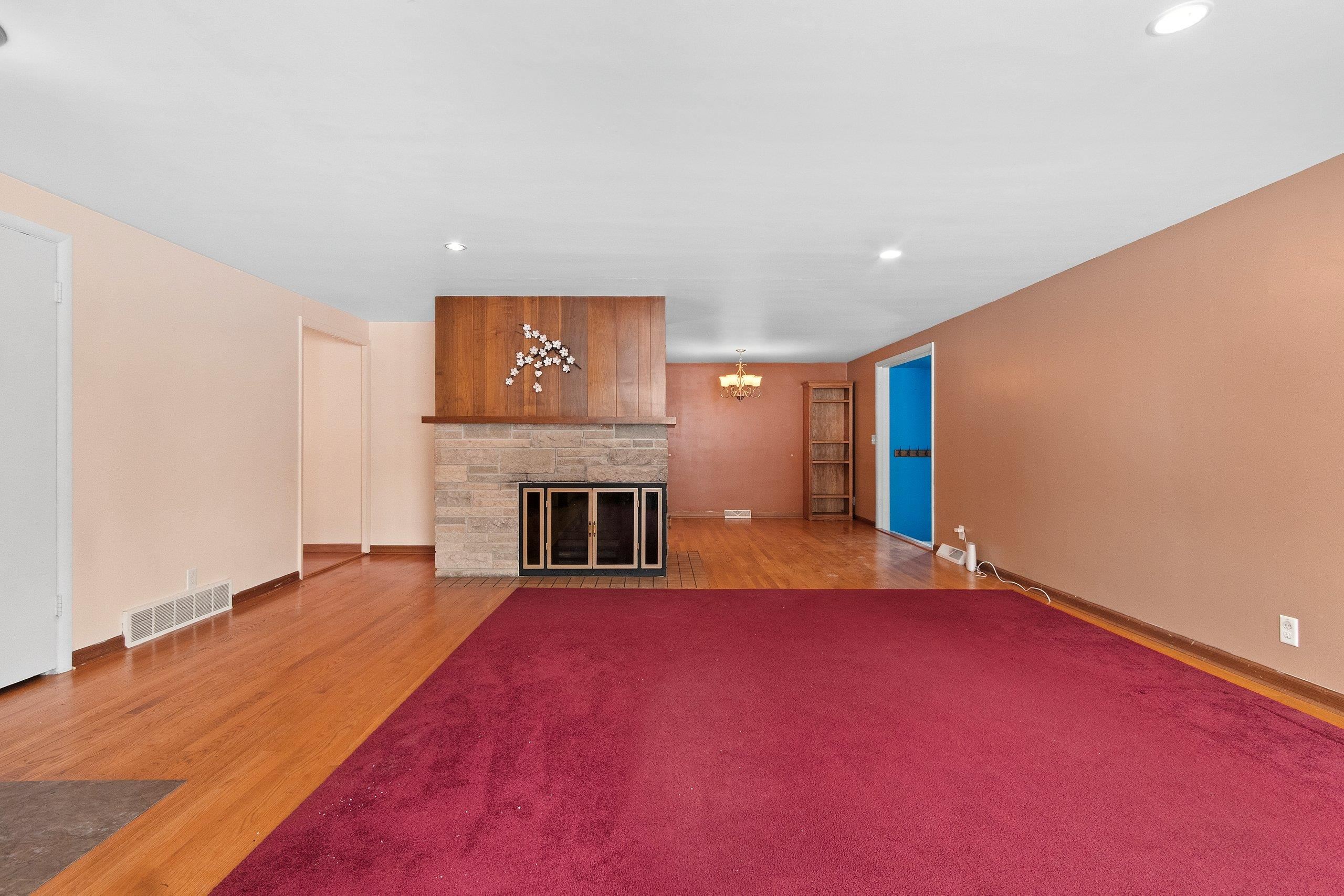 2412 North Morrison Street Appleton, WI 54911 - Photo 4 of 39