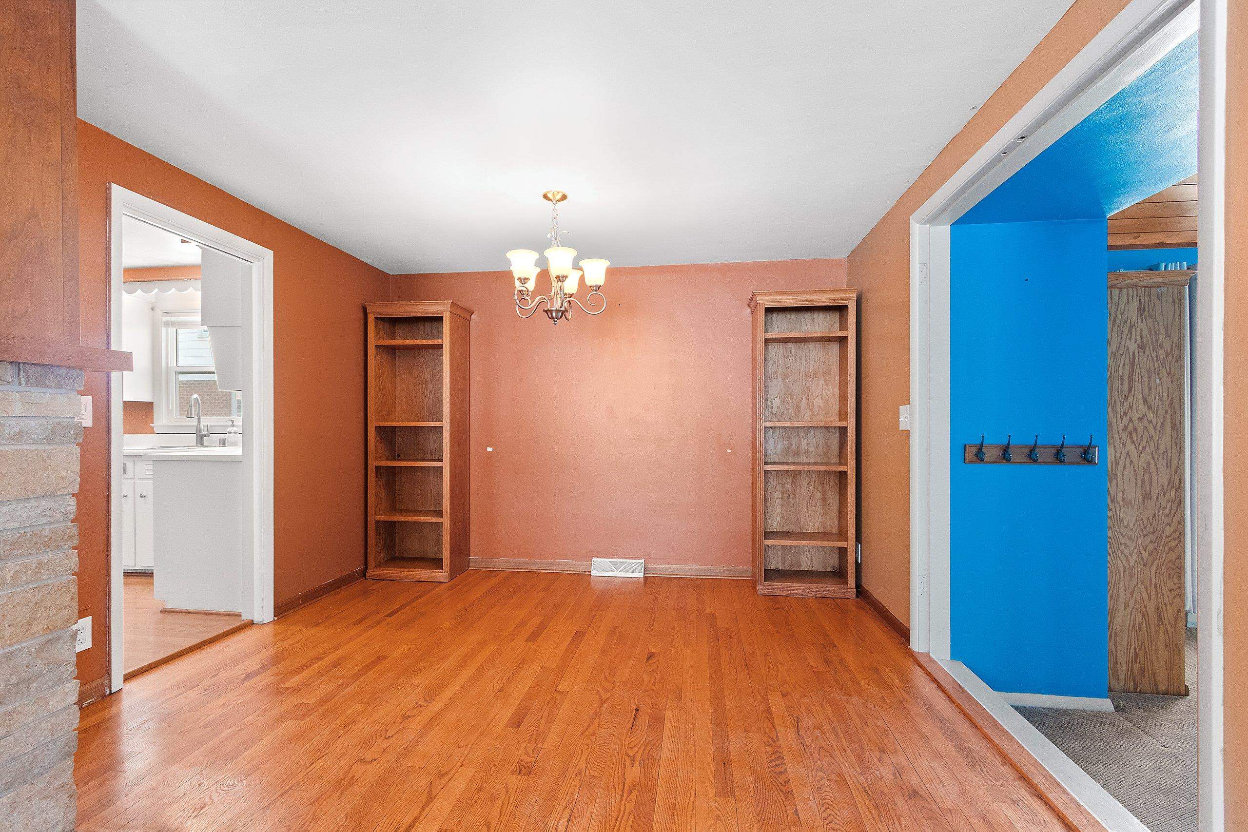 2412 North Morrison Street Appleton, WI 54911 - Photo 8 of 39