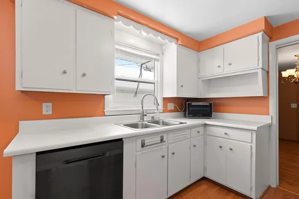 $289,900 | 2412 North Morrison Street, Appleton, WI 54911