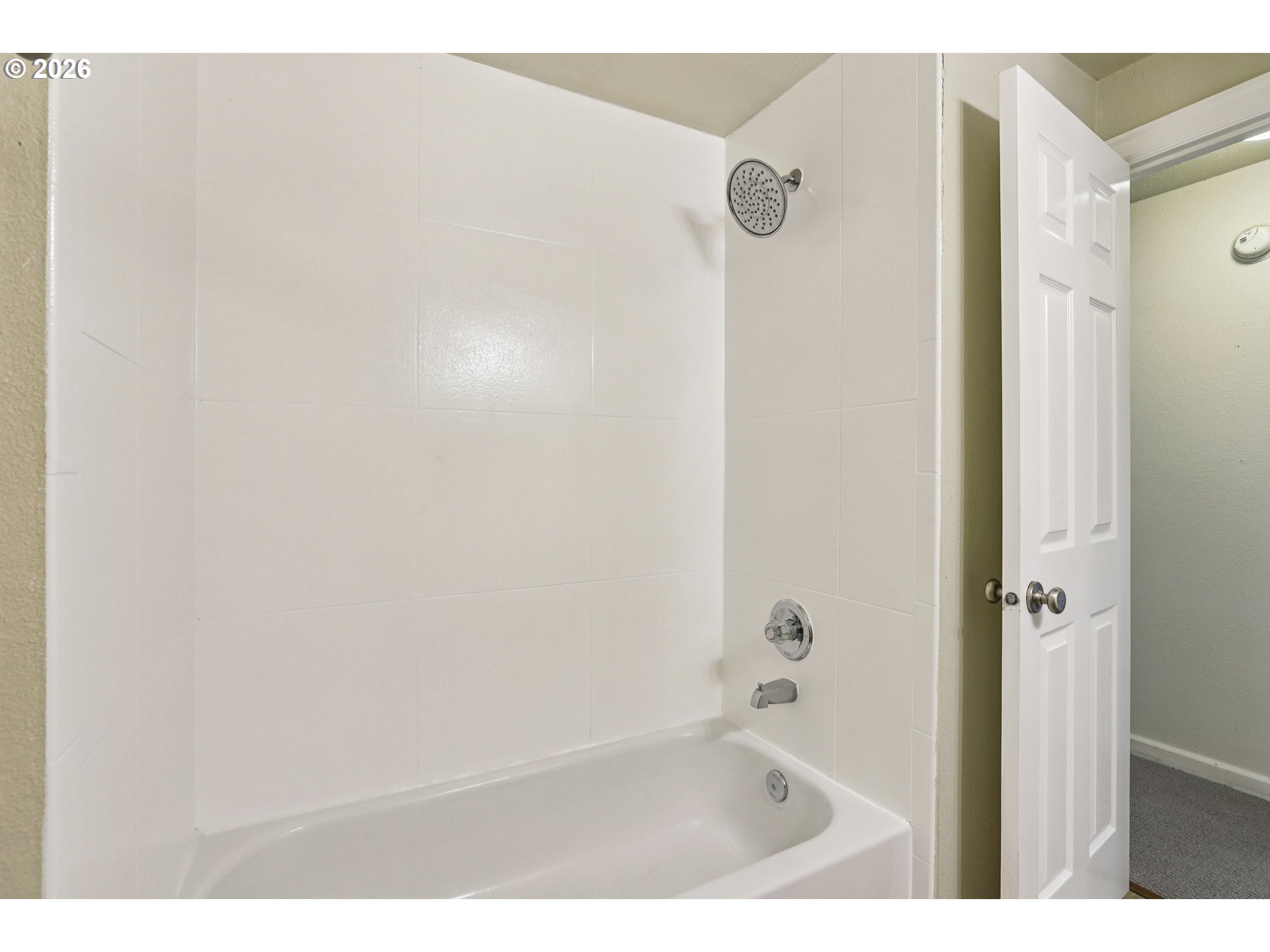 2680 Southwest 87th Avenue, Unit 5 Portland, OR 97225 - Photo 14 of 25 a bathroom with a bathtub