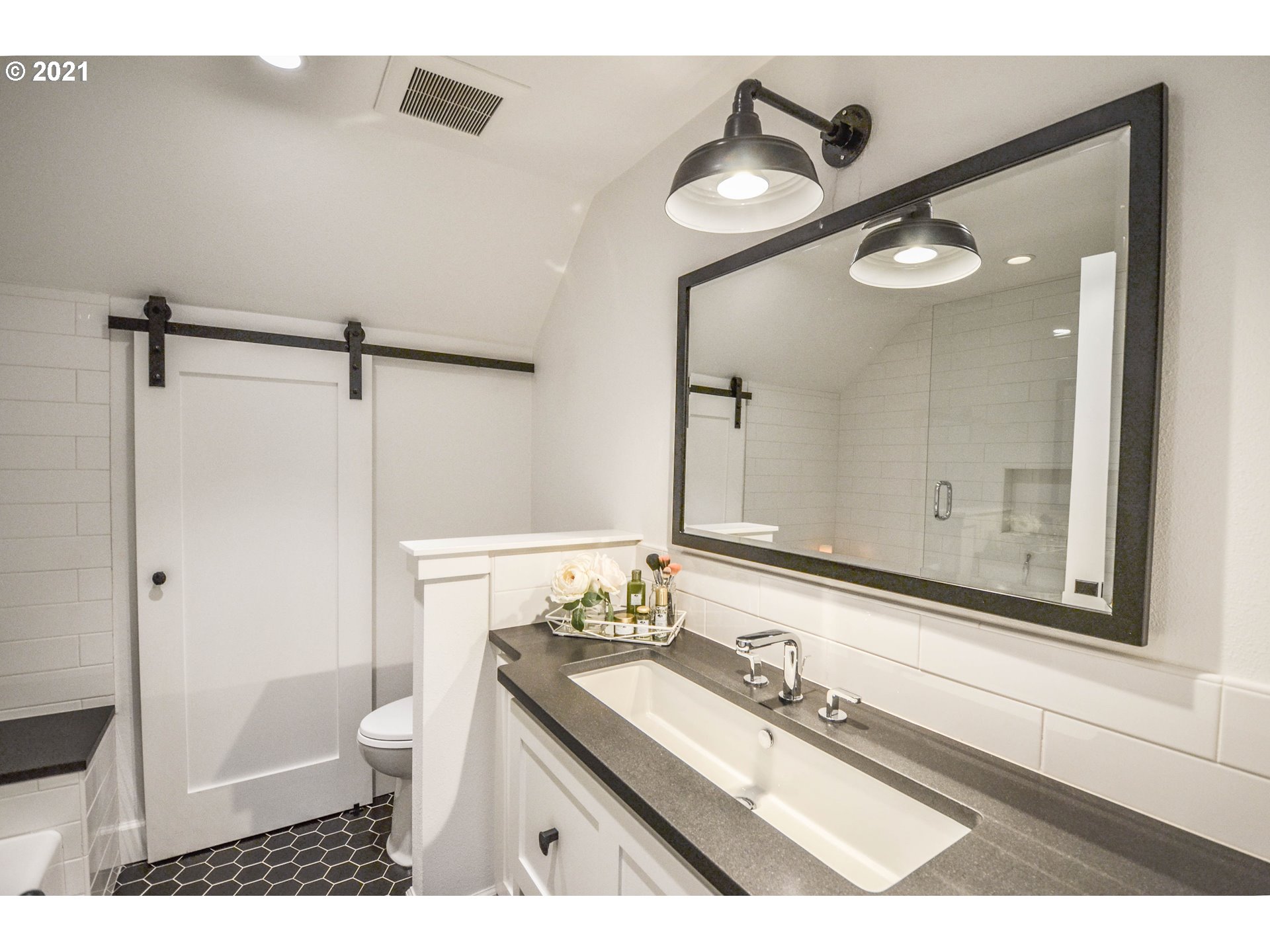 116 Middlecrest Road Lake Oswego, OR 97034 - Photo 21 of 31 Gallery Image 21
