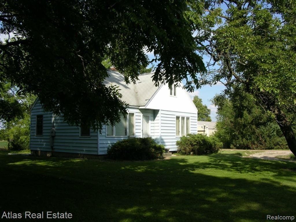 1451 East Thompson Road Holly, MI 48442 - Photo 2 of 7 DSCN9633.jpg