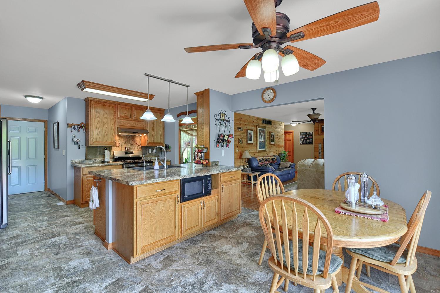 11460 Silver Creek Road Alhambra, IL 62001 - Photo 8 of 44