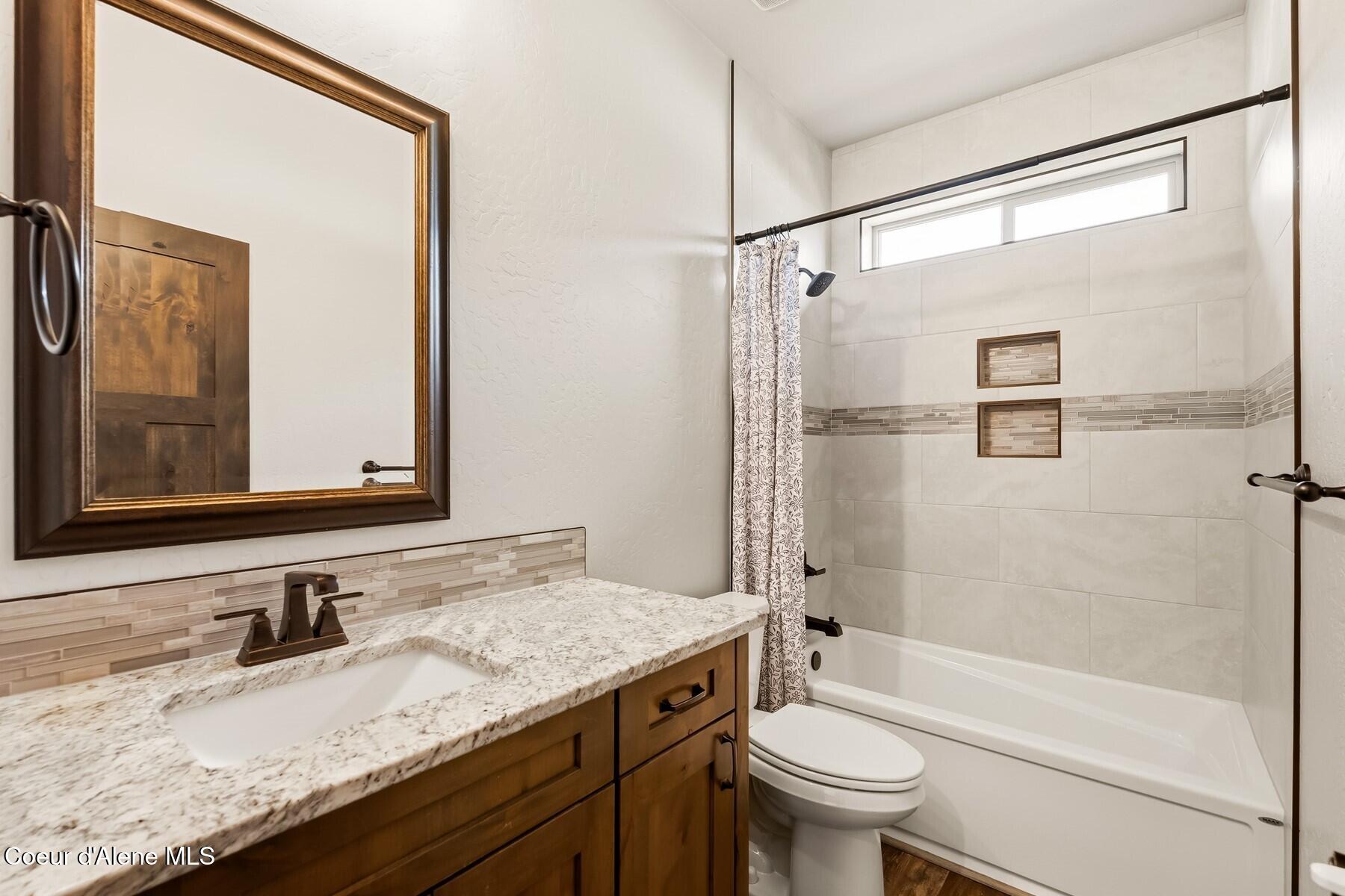 1317 Prominence Court Sandpoint, ID 83864 - Photo 25 of 44 Guest Bath