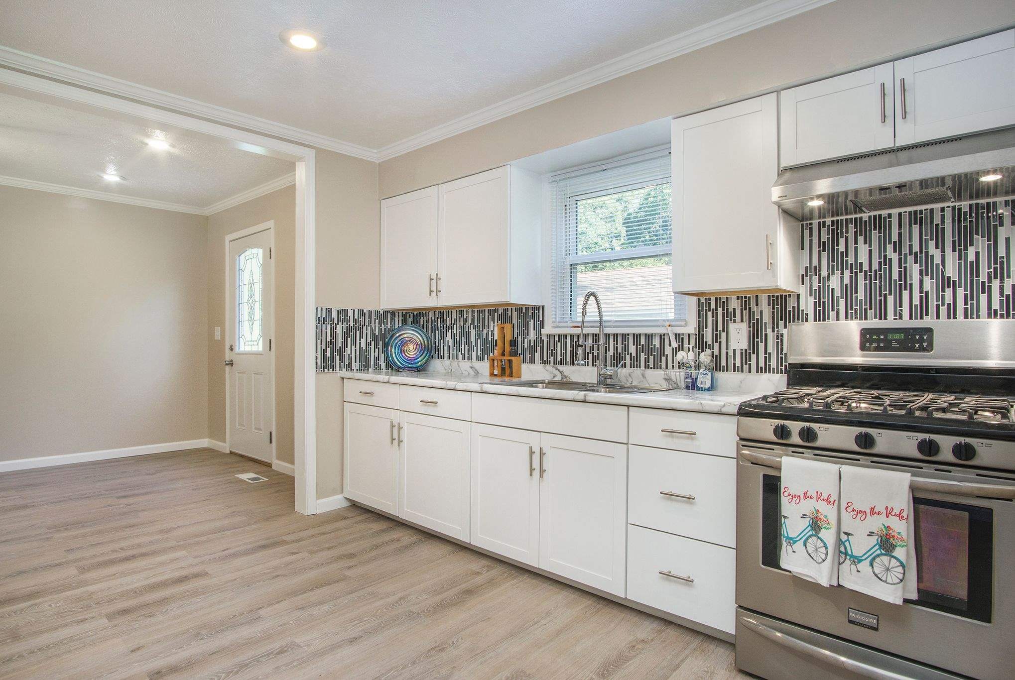 55357 Butternut Road South Bend, IN 46628 - Photo 6 of 30