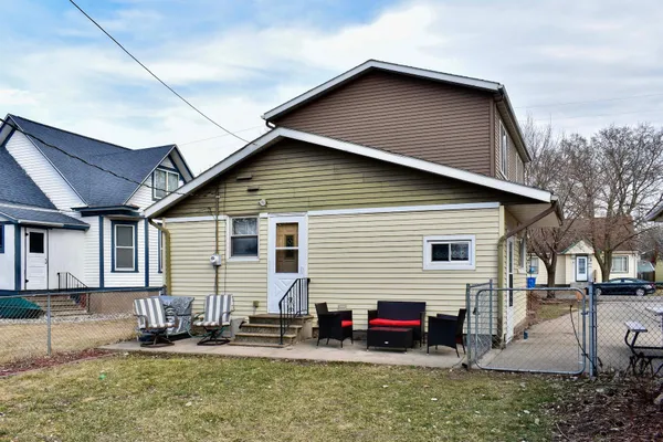 $215,000 | 663 Dacota Street, Winona, MN 55987