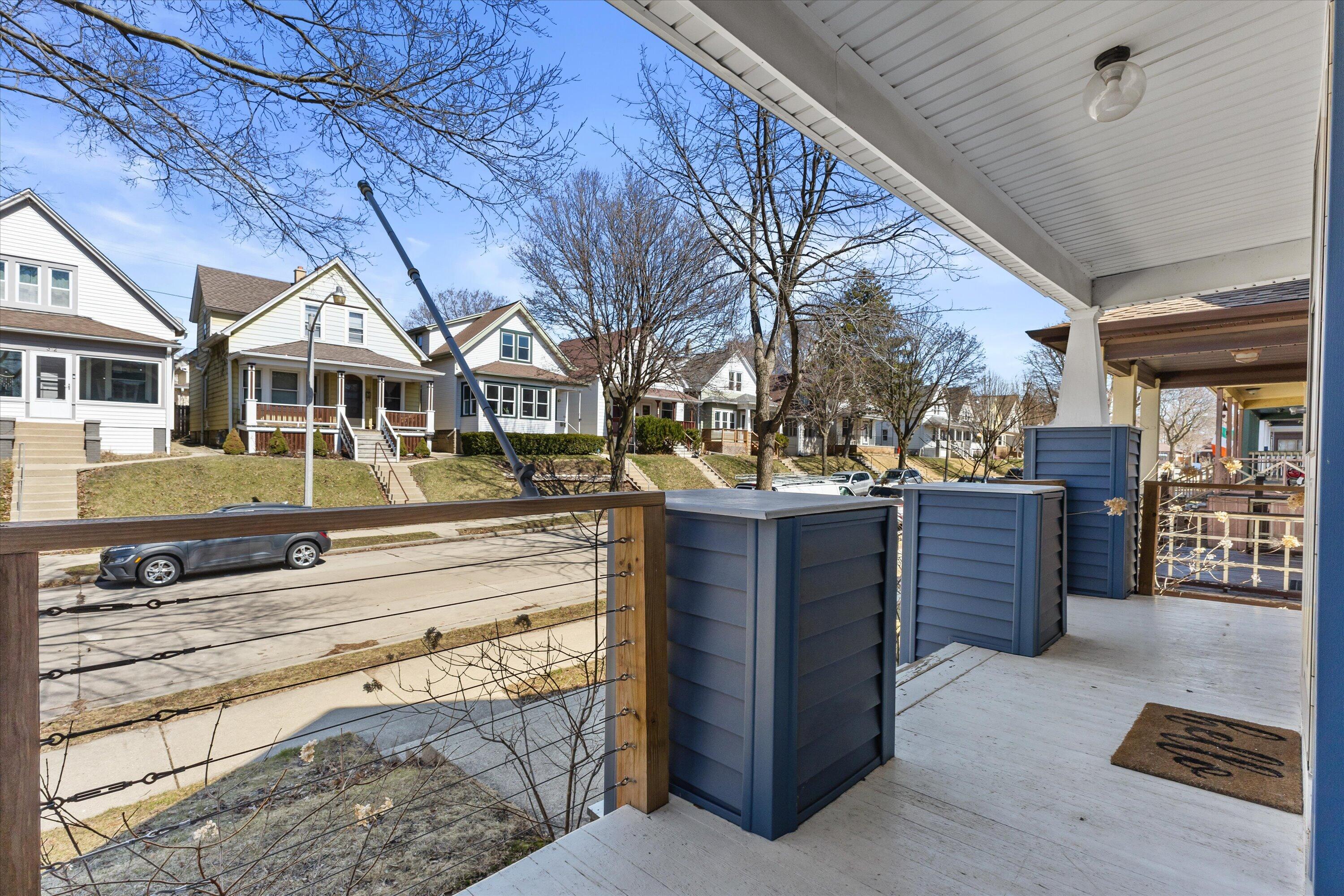 311 East Rosedale Avenue, Unit UPPER/2 Milwaukee, WI 53207 - Photo 19 of 21 03-6D1A5383