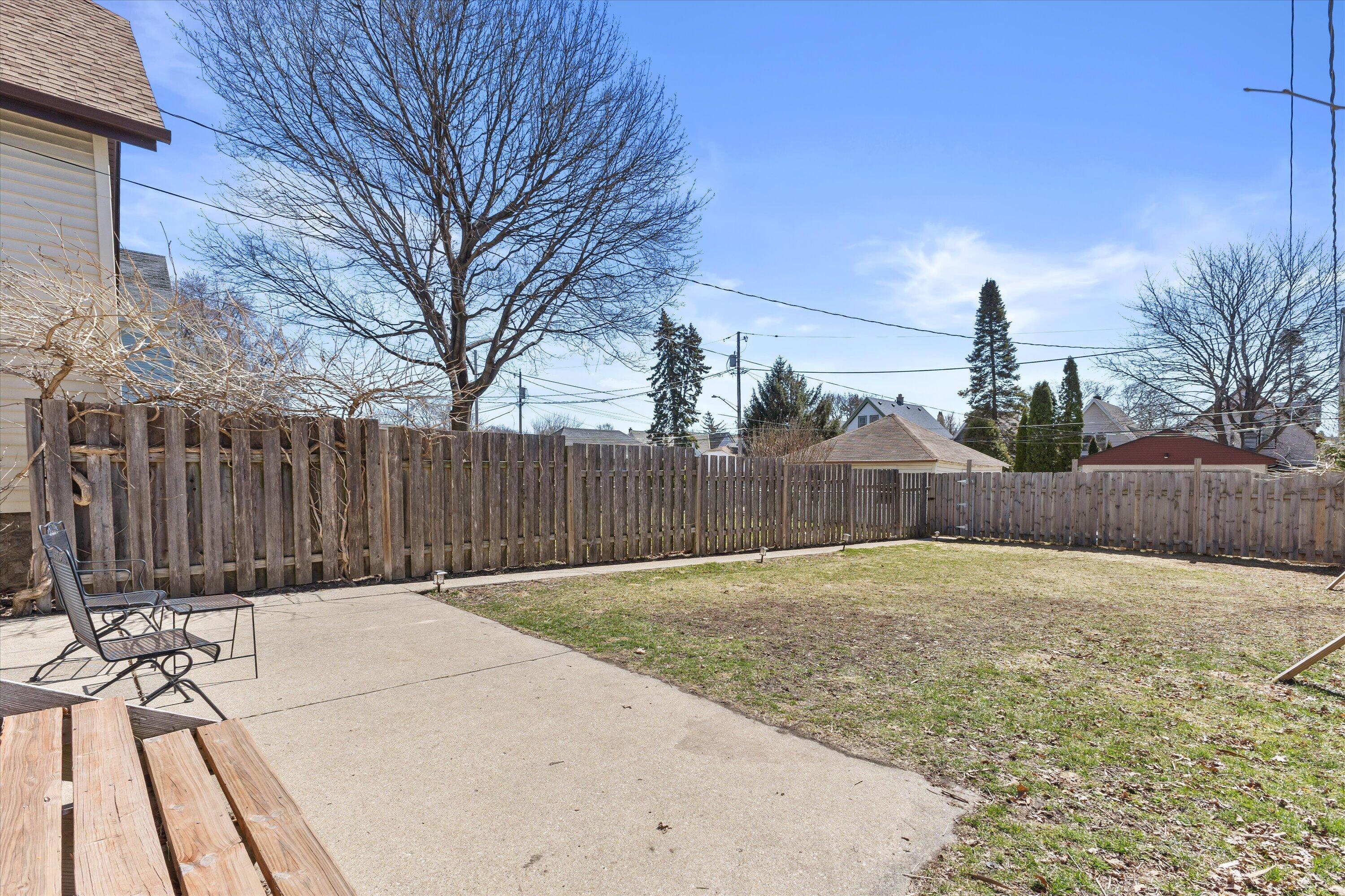 311 East Rosedale Avenue, Unit UPPER/2 Milwaukee, WI 53207 - Photo 20 of 21 04-6D1A5392