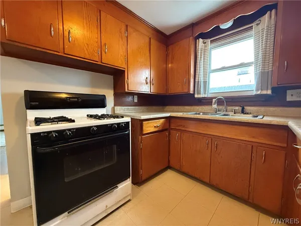 $349,900 | 40 Eagan Drive, Lackawanna, NY 14218