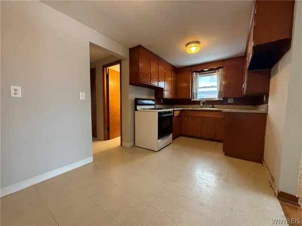 $349,900 | 40 Eagan Drive, Lackawanna, NY 14218