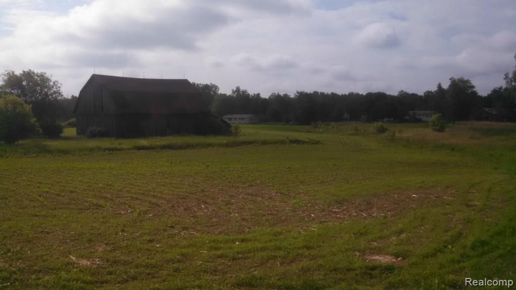 363 South Maple Leaf Road Lapeer, MI 48446 - Photo 1 of 5