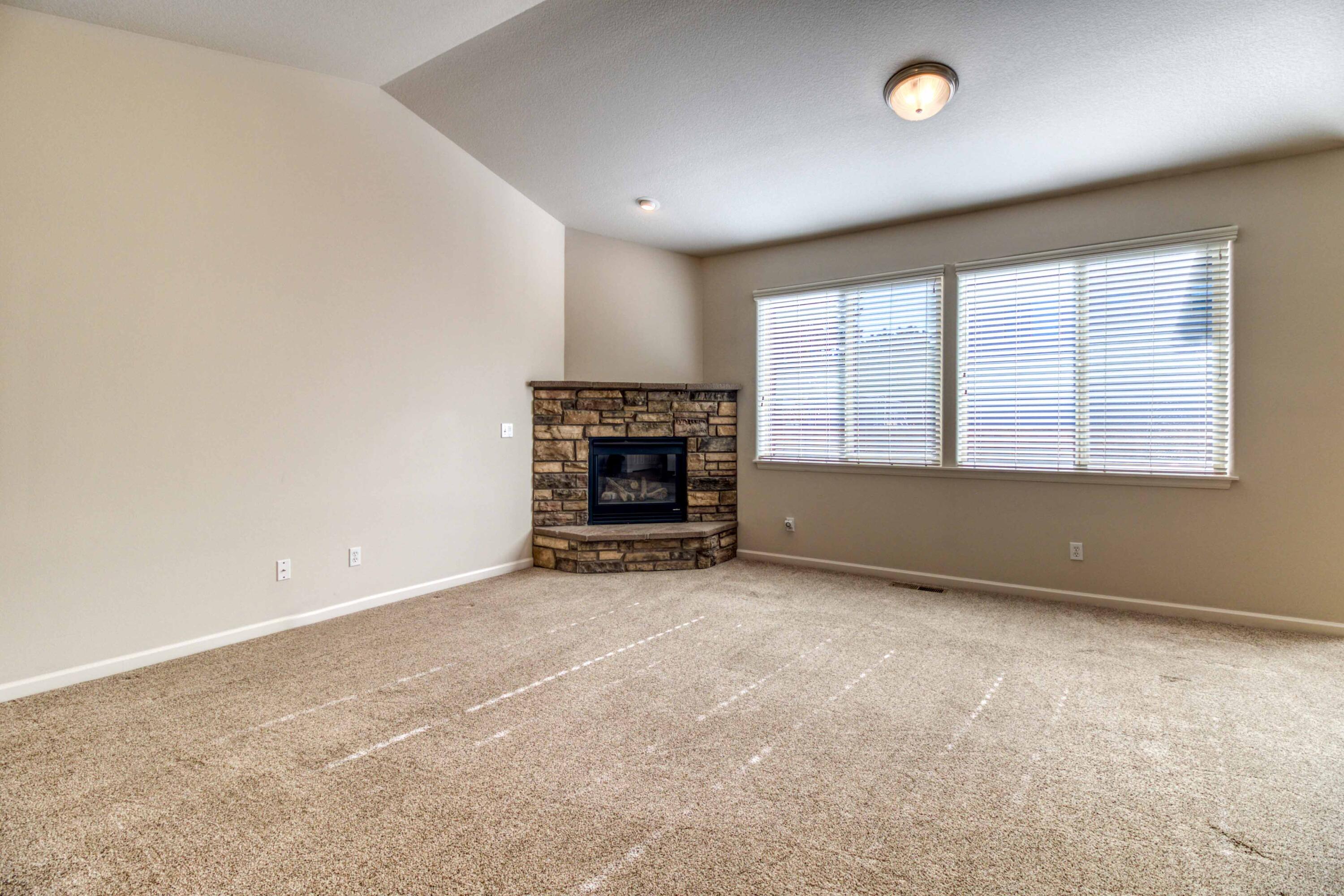 748 Northwest 28th Loop Redmond, OR 97756 - Photo 6 of 31 CREP0092Edited