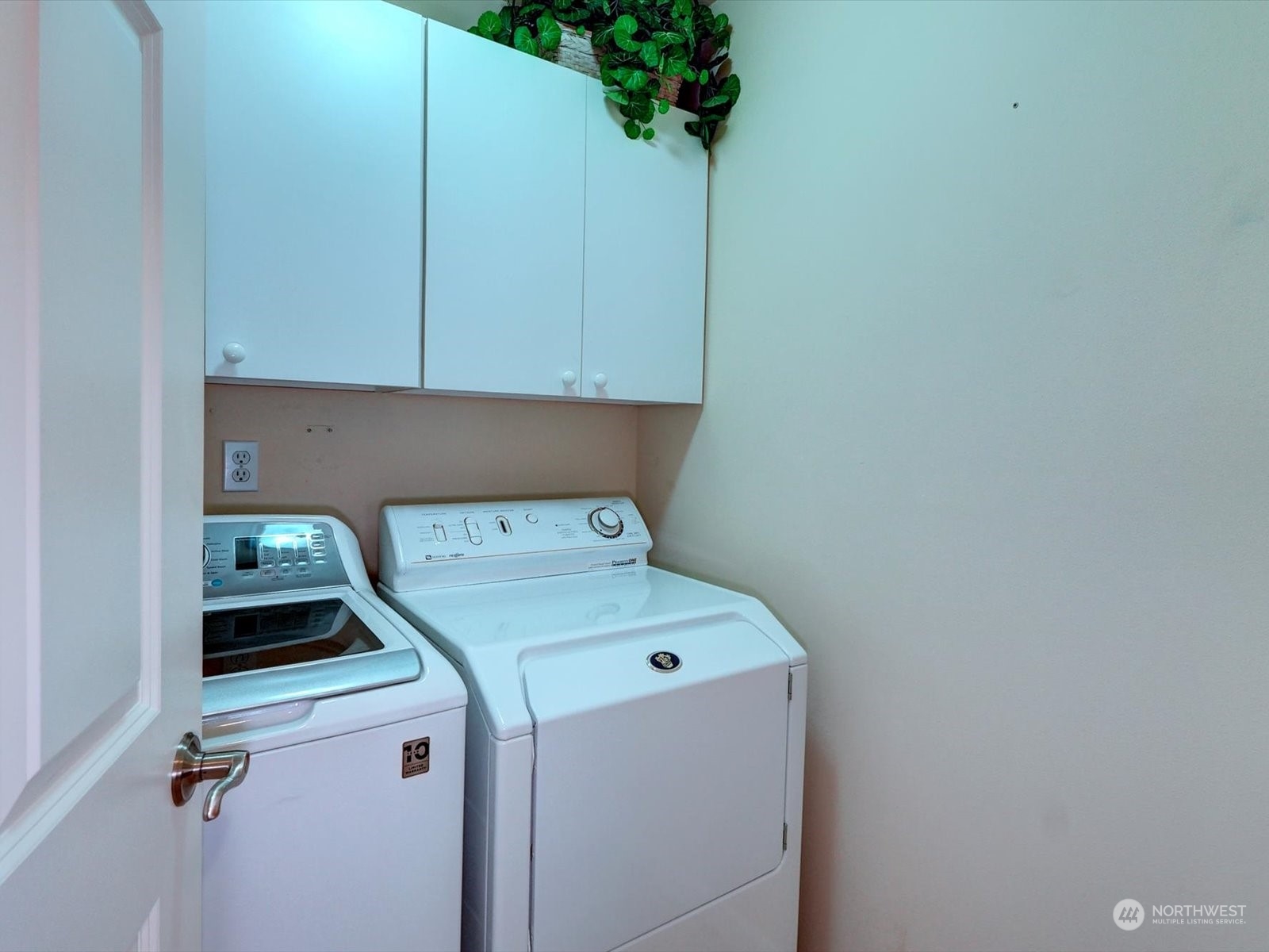 160 East Soderberg Road, Unit C9 Allyn, WA 98524 - Photo 25 of 34 a utility room with dryer and washer