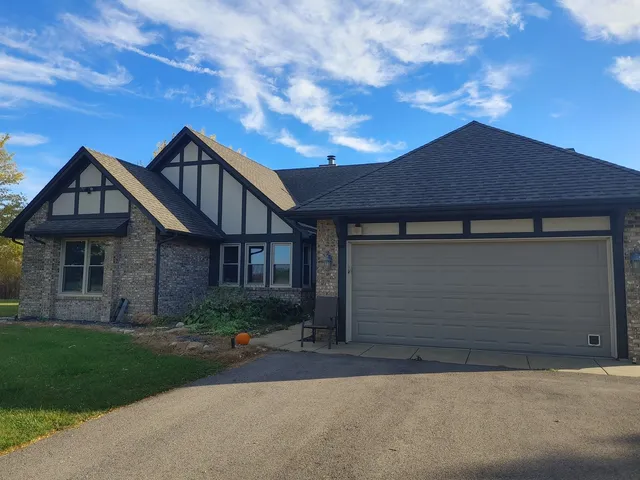 $679,000 | 5395 South Carbon Hill Road, Gardner, IL 60424