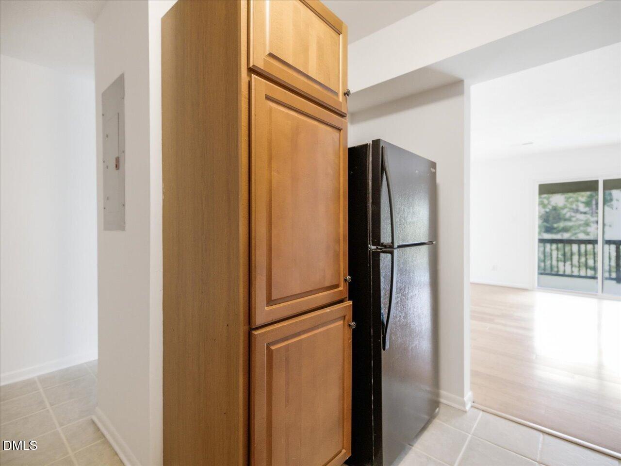 618 Pine Ridge Place Raleigh, NC 27609 - Photo 23 of 41 23-Kitchen
