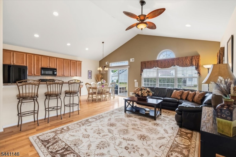 43 Renaissance Boulevard Somerset, NJ 08873 - Photo 13 of 43