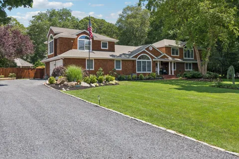 $1,864,000 | 21 Inlet View Path, East Moriches, NY 11940