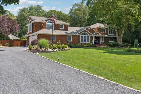 $1,790,000 | 21 Inlet View Path, East Moriches, NY 11940