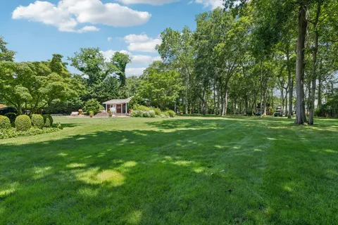 $1,864,000 | 21 Inlet View Path, East Moriches, NY 11940