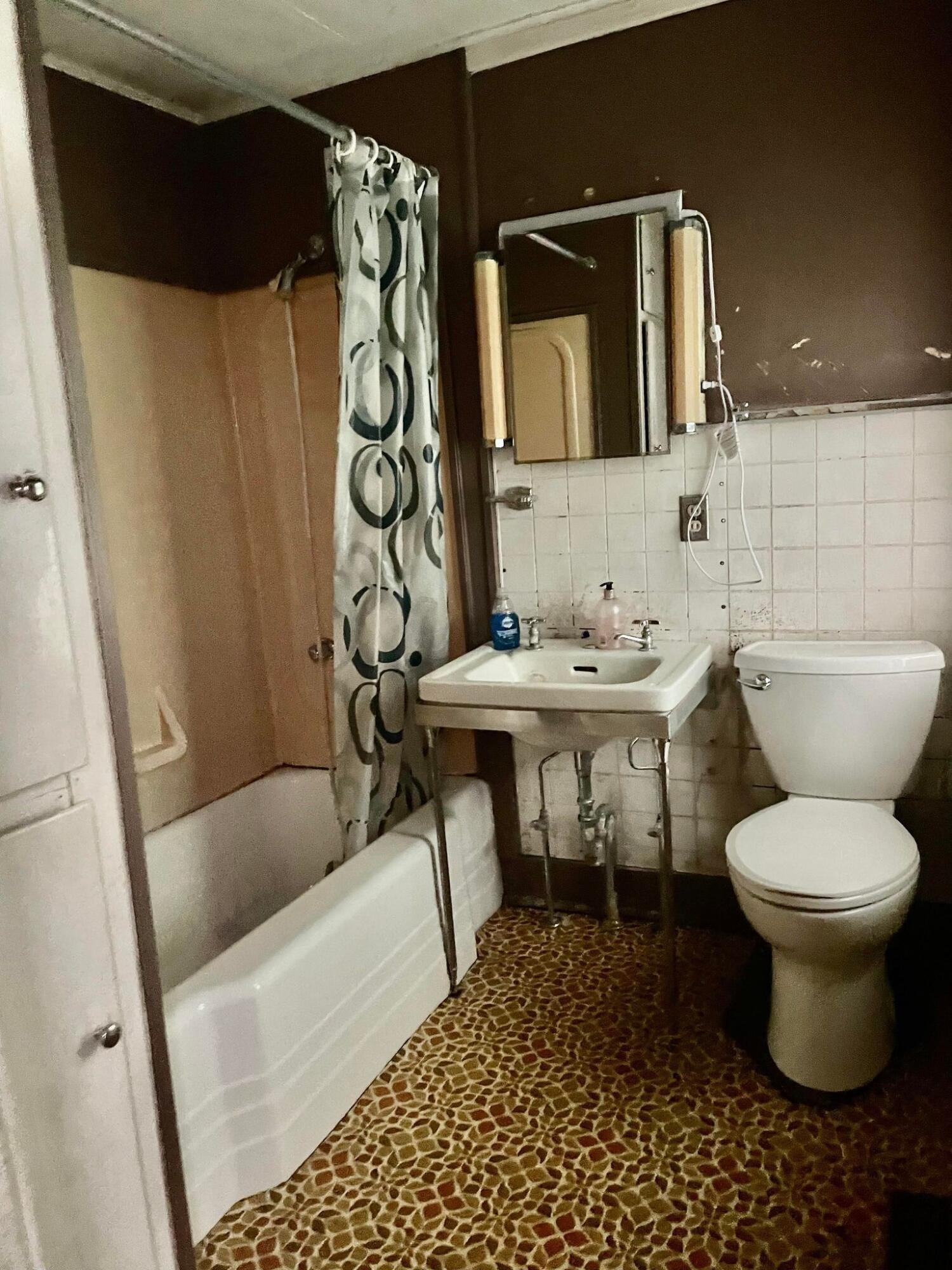 29 Main Street Wayne, ME 04284 - Photo 12 of 14 295449919_938022573806604_80991943499798