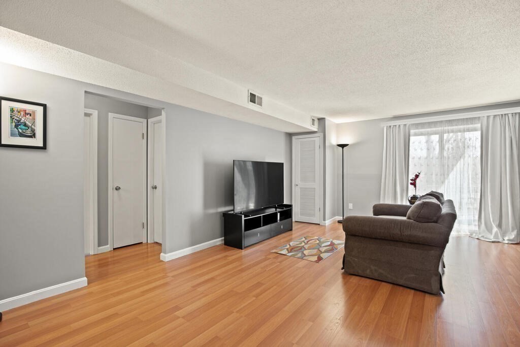 181 Littleton Road, Unit 4 Chelmsford, MA 01824 - Photo 15 of 31 Gallery Image 15