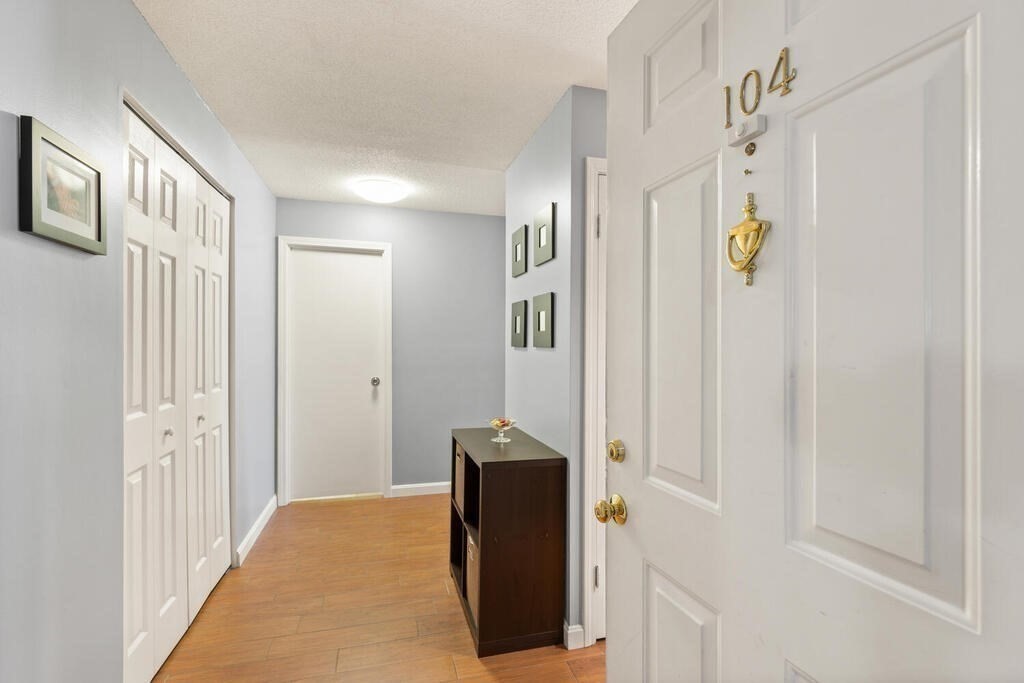 181 Littleton Road, Unit 4 Chelmsford, MA 01824 - Photo 6 of 31 Gallery Image 6