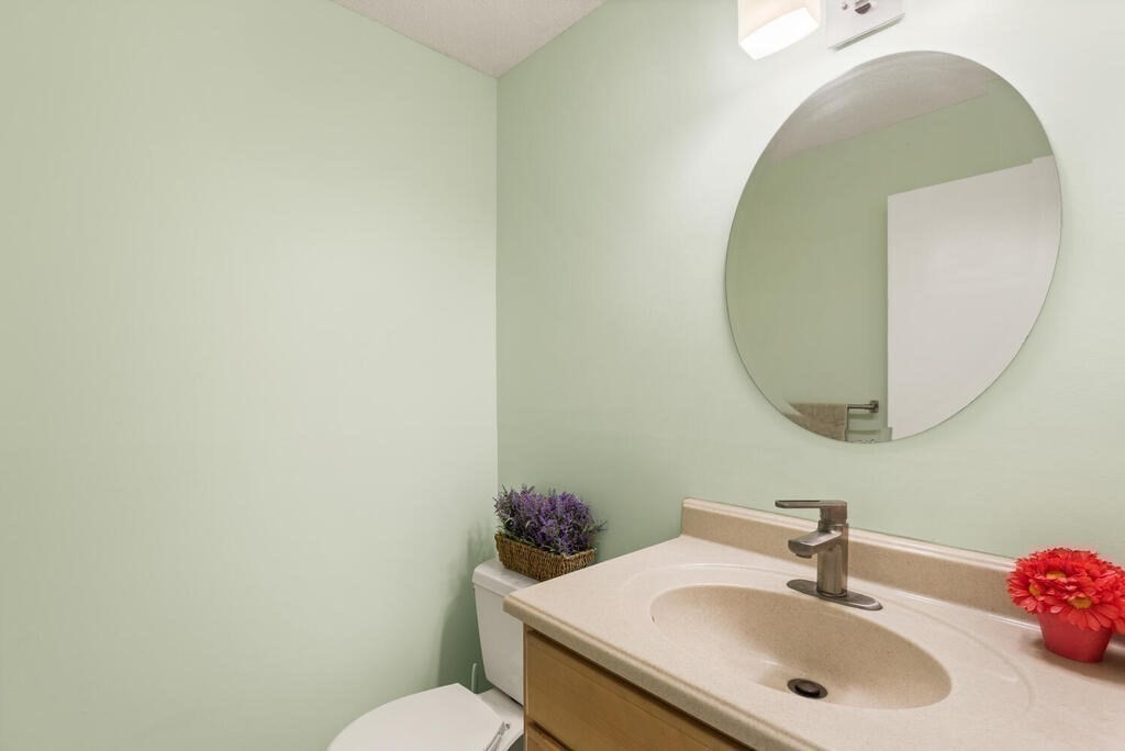 181 Littleton Road, Unit 4 Chelmsford, MA 01824 - Photo 7 of 31 Gallery Image 7