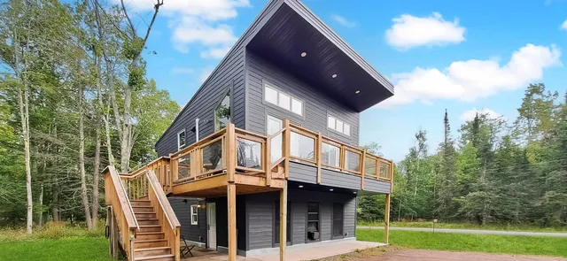 $529,000 | 365 Mondamin Trail, La Pointe, WI 54850