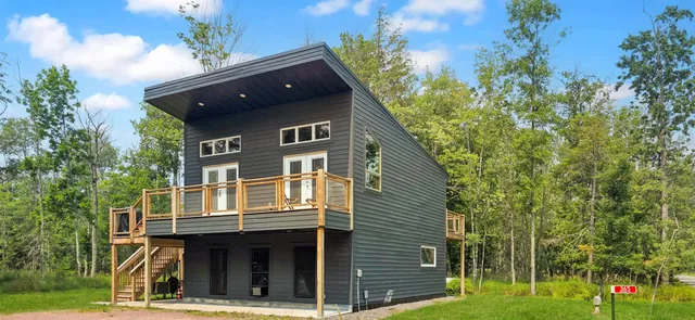 $529,000 | 365 Mondamin Trail, La Pointe, WI 54850