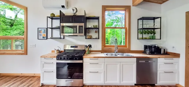 $559,000 | 365 Mondamin Trail, La Pointe, WI 54850