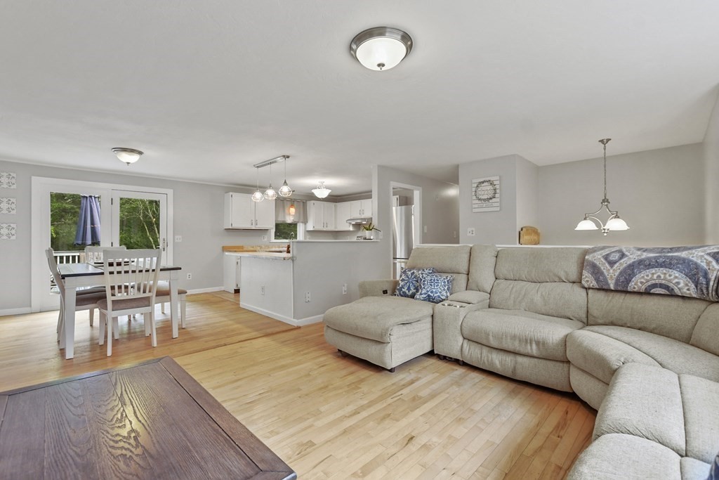 54 Cromesett Road Wareham, MA 02571 - Photo 5 of 39 Gallery Image 5
