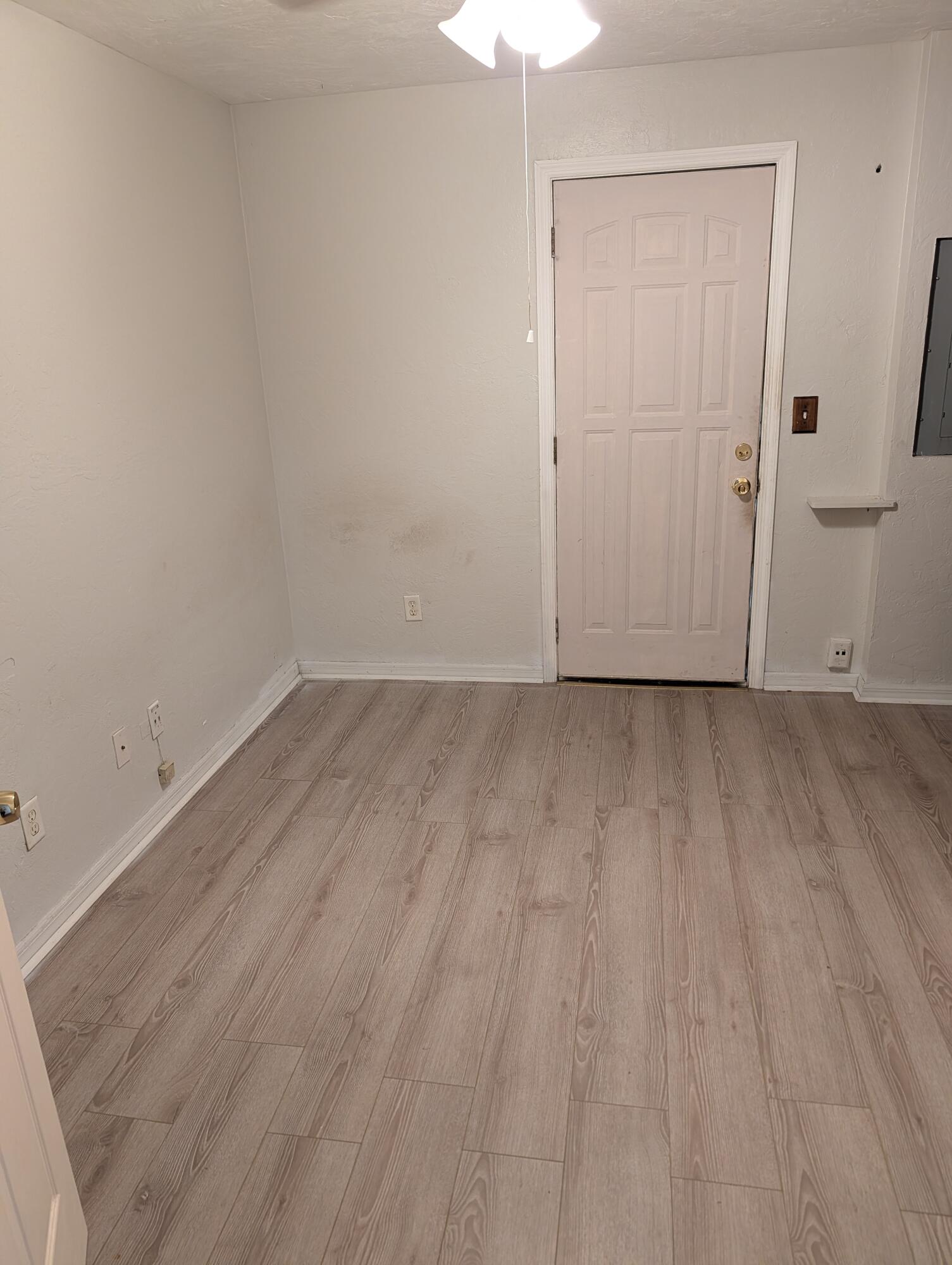 1215 Haverhill Road Haverhill, FL 33417 - Photo 5 of 26 PXL_20260831_153059313.MP