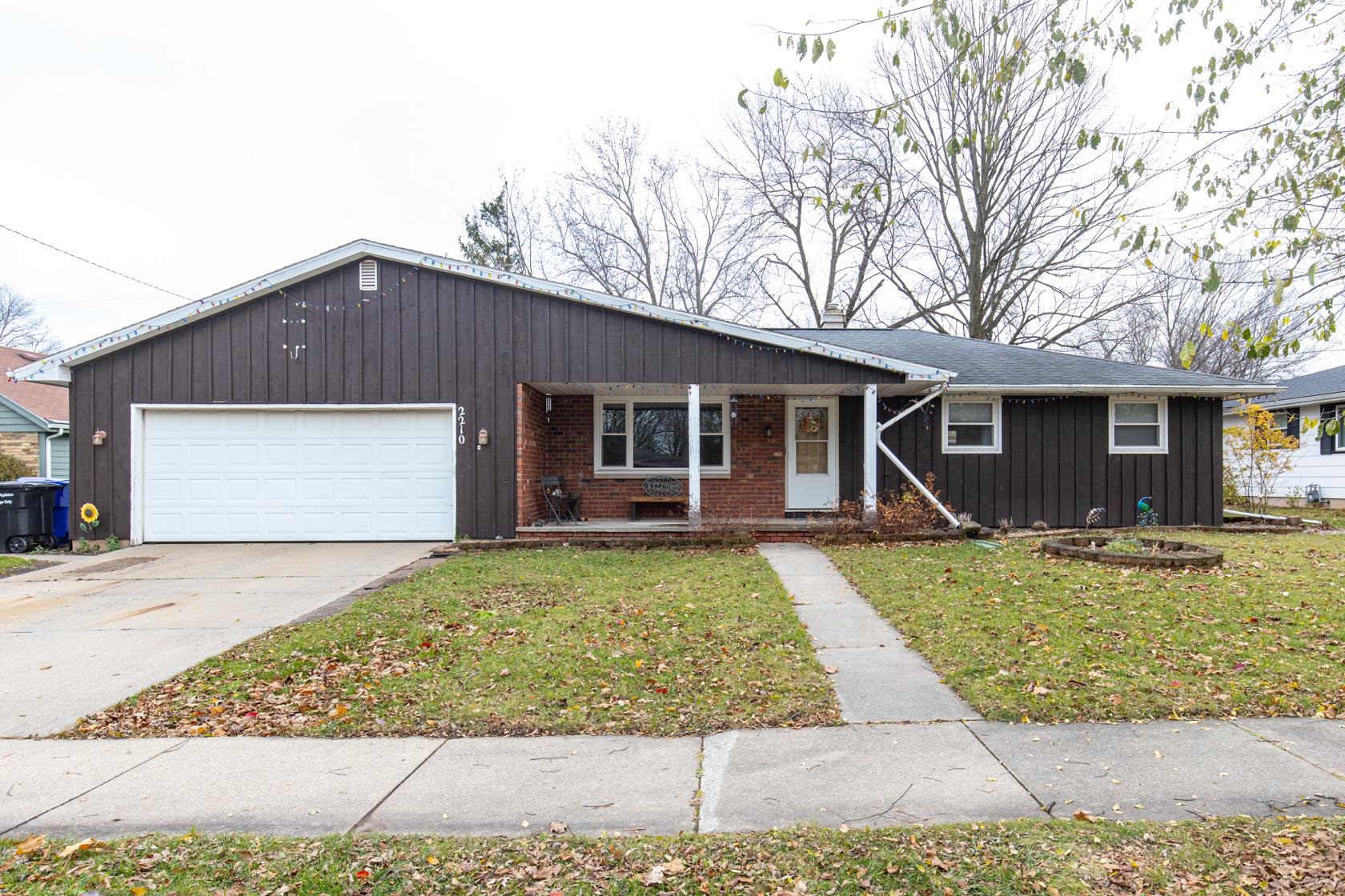 2210 South Clover Lane Appleton, WI 54915 - Photo 1 of 1 Gallery Image 1