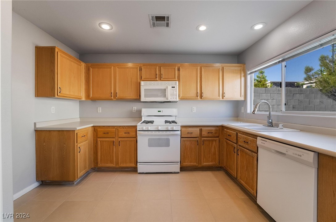 1127 Cathedral Ridge Street Henderson, NV 89052 - Photo 17 of 33