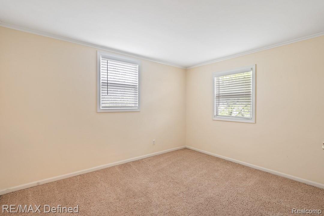 192 West Tienken Road Rochester, MI 48307 - Photo 25 of 38 192-Tienken-Rd-26.jpg