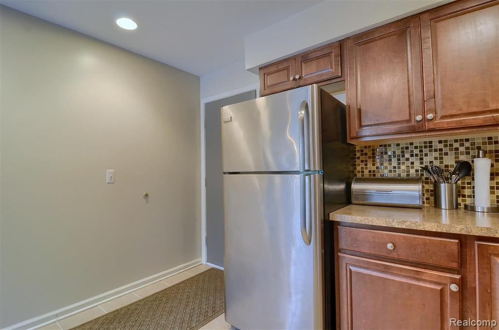 1986 Pondview Court Rochester Hills, MI 48309 - Photo 13 of 37