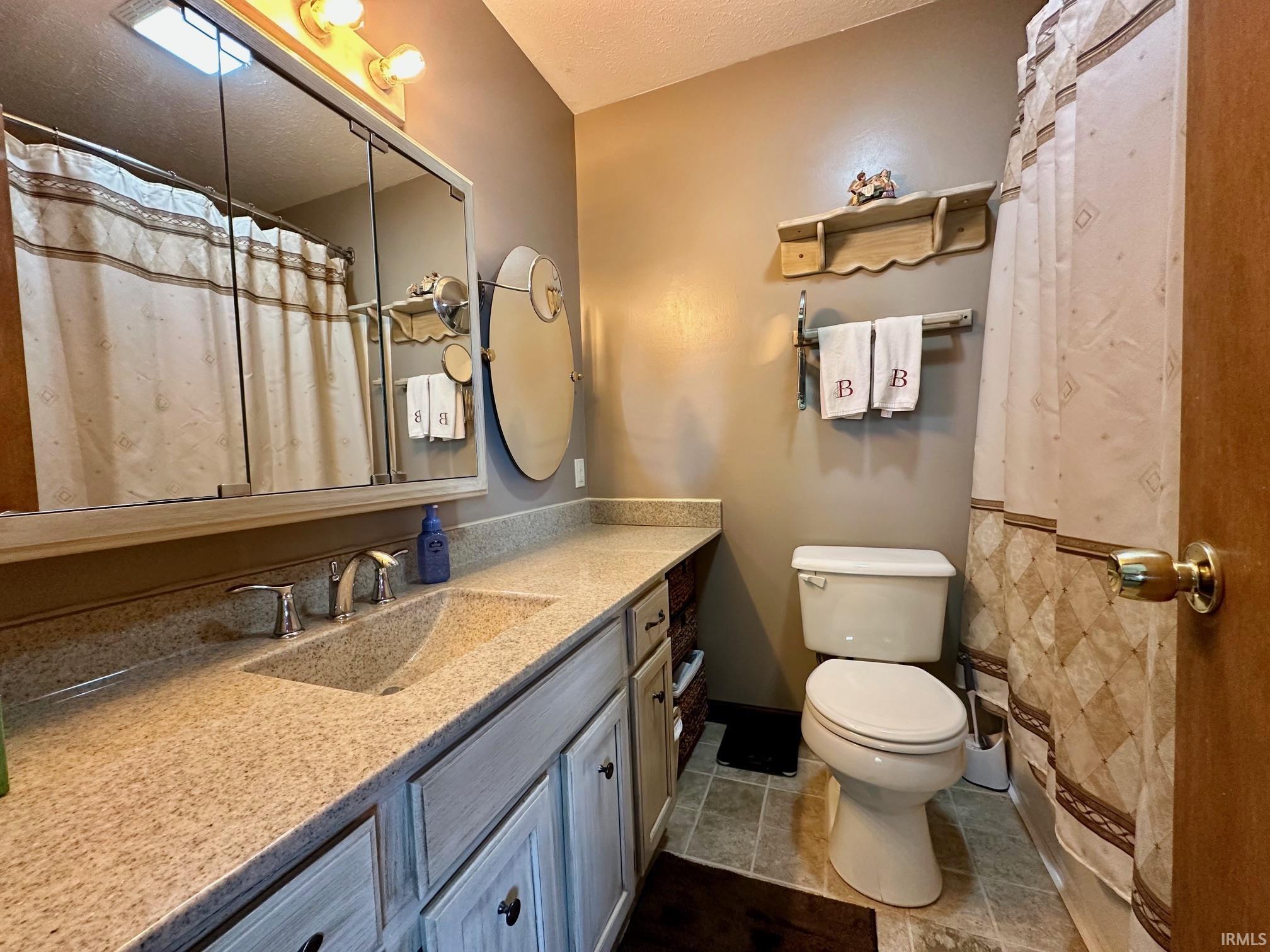 5291 Old St Road Bedford, IN 47421 - Photo 7 of 36