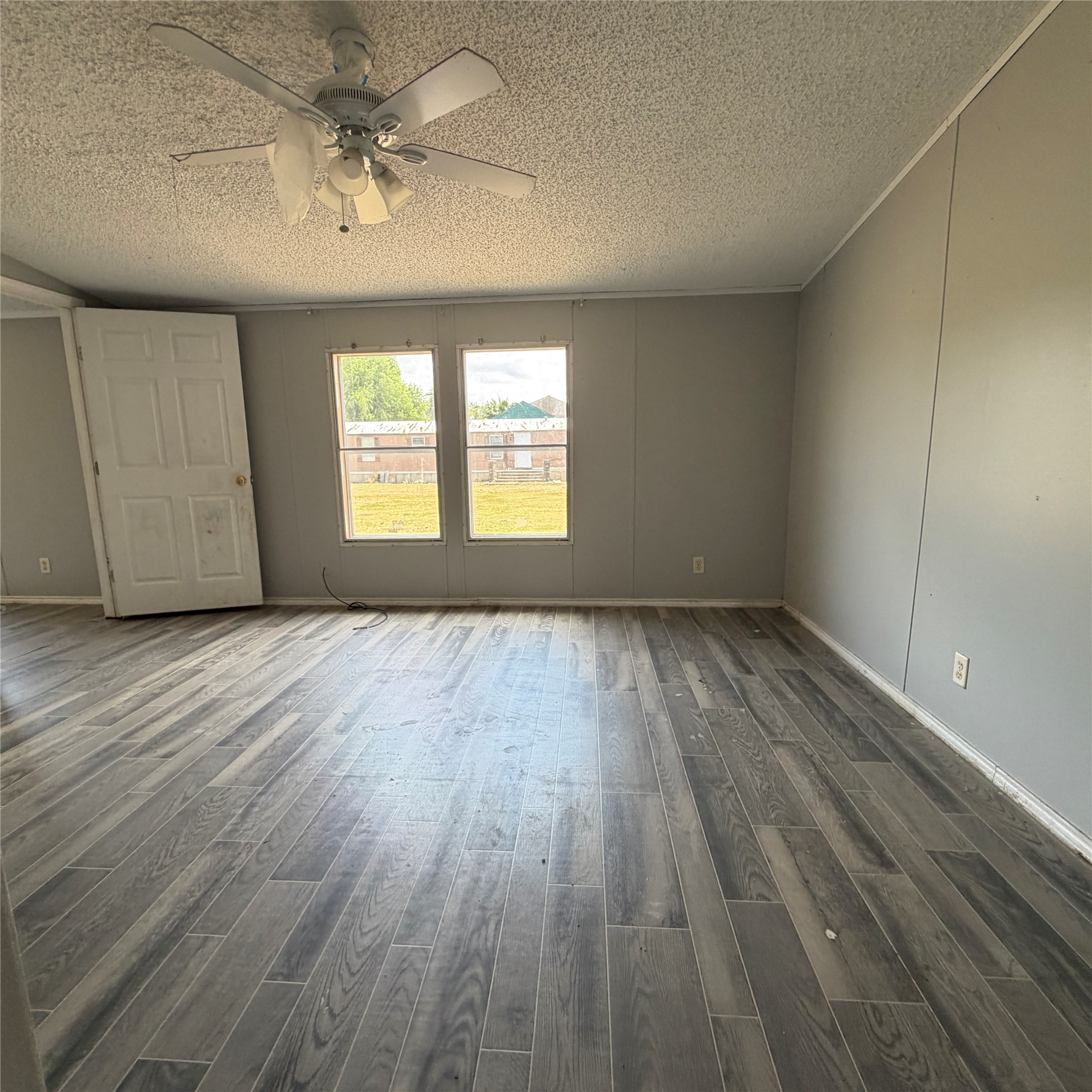1722 Dolores Street Rosharon, TX 77583 - Photo 6 of 17 Gallery Image 6