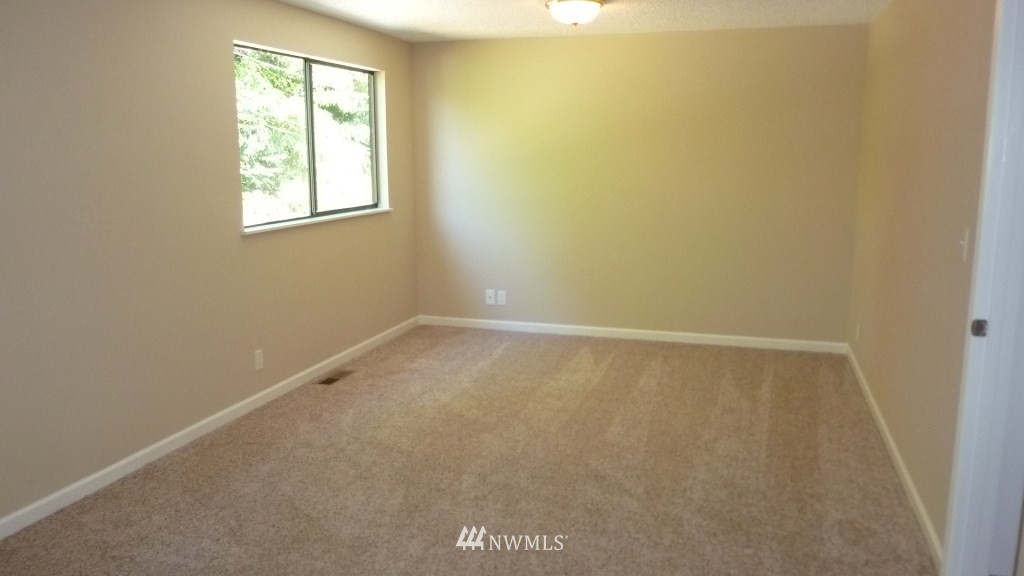 2626 49th Avenue Southwest Seattle, WA 98116 - Photo 7 of 15