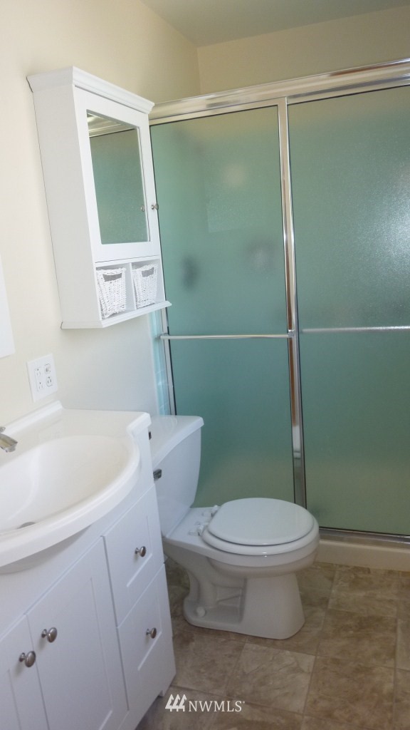 2626 49th Avenue Southwest Seattle, WA 98116 - Photo 9 of 15