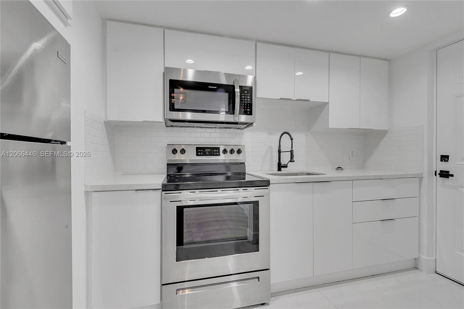 1114 Douglas Road, Unit 4 Coral Gables, FL 33134 - Photo 2 of 19 Gallery Image 2