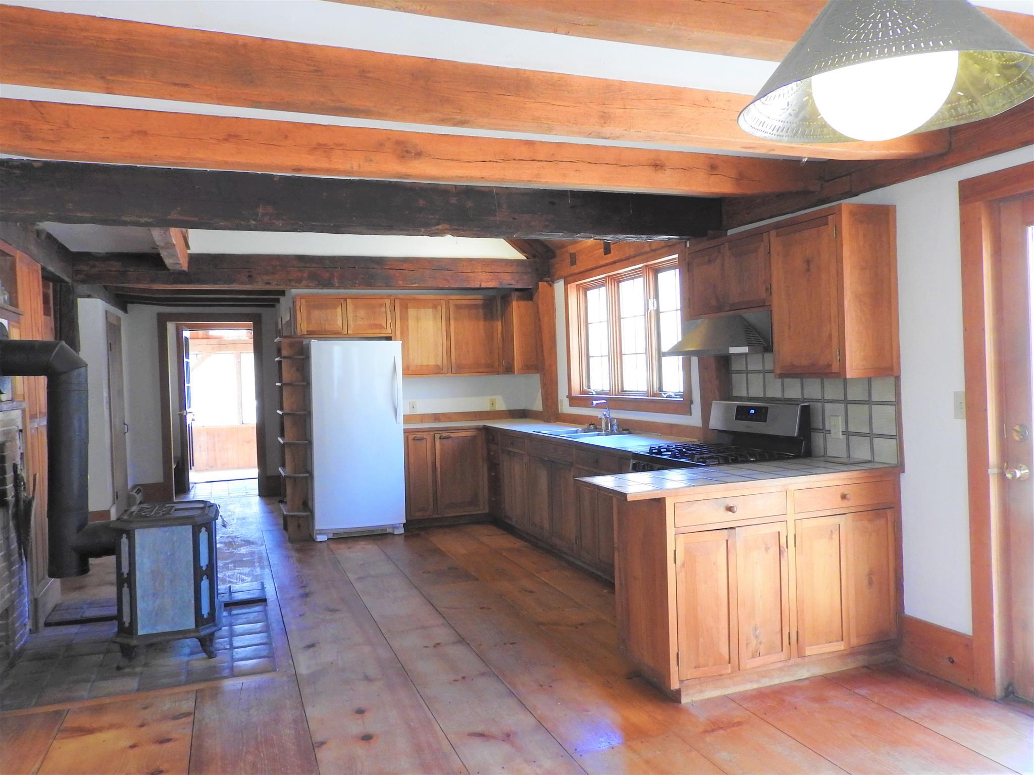664 Freeman Colby Road Henniker, NH 03242 - Photo 8 of 39