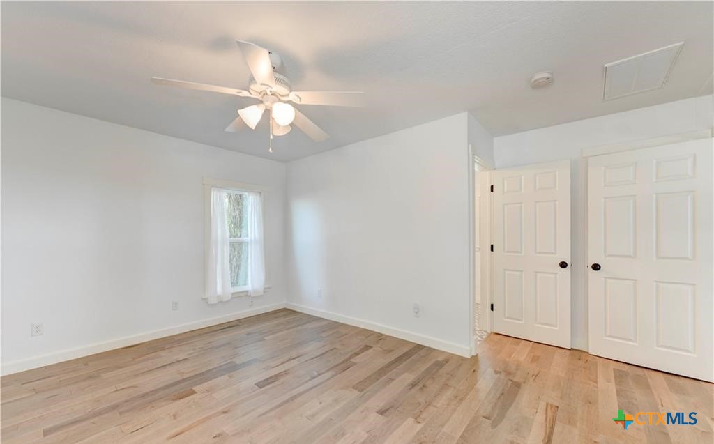 12802 County Line Road Rogers, TX 76569 - Photo 14 of 34